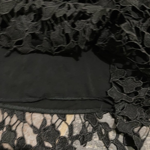 Black Sleeveless Crop Top. Size M - Picture 5 of 9